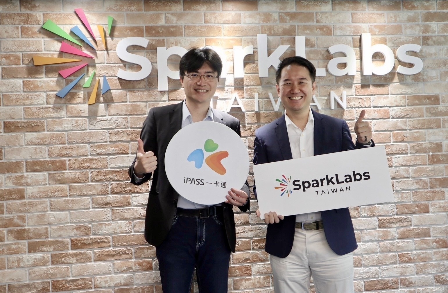 圖_PASS一卡通攜手SparkLabs Taiwan 偕同推動金融科技完成金融服務新藍圖.jpg